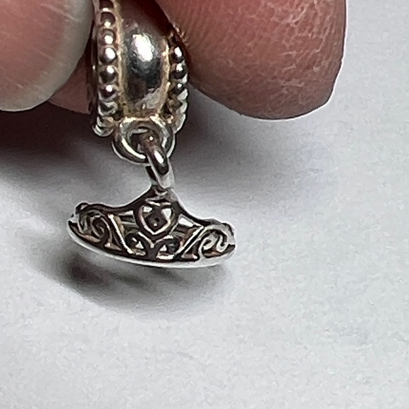 Pandora Disney Belle’s Tiara Dangle - Picture 6 of 9
